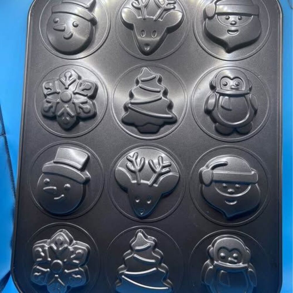 Wilton 6 design Christmas cookie pan